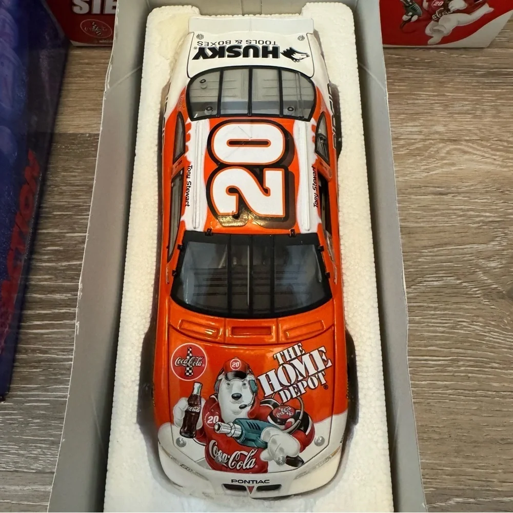 2001 Tony Stewart #20 Home Depot / Coca Cola Polar Bear - CWC 1/24 Scale Action